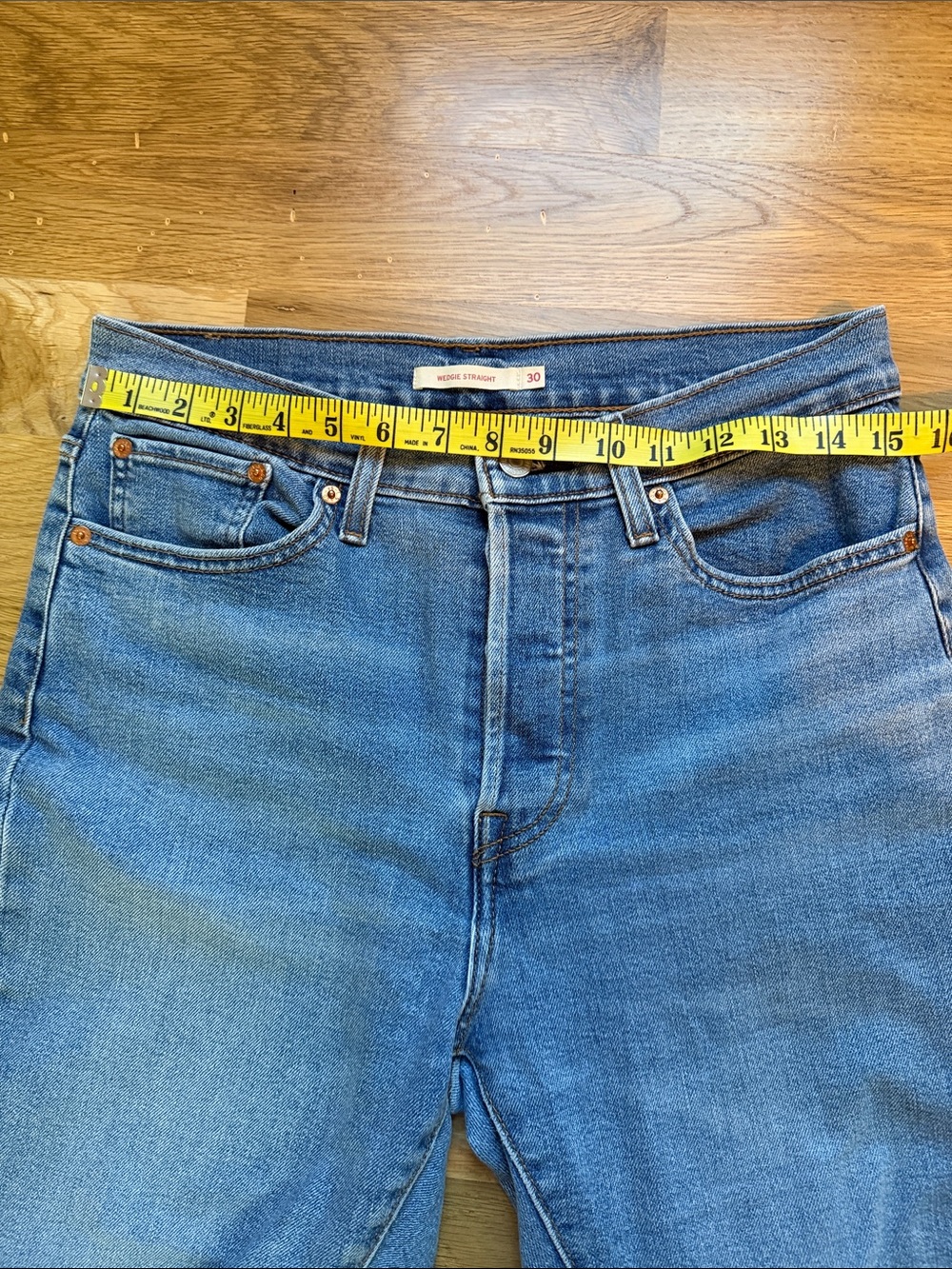 Levi's Women's Light Blue Wedgie Straight Leg Jeans - Picture 7 of 8
